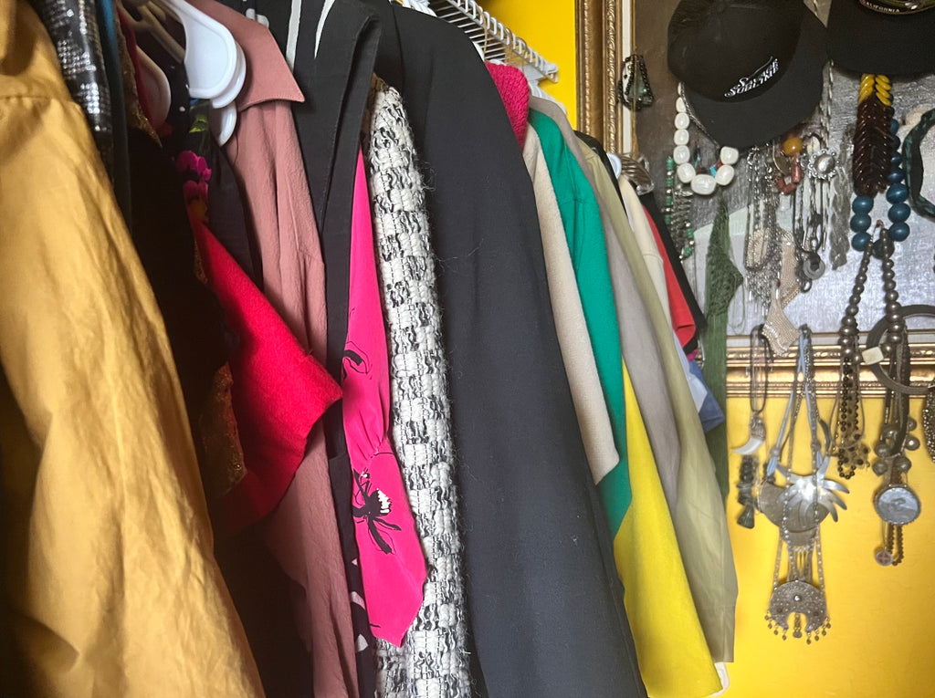 5 Tips for Secondhand Clothes Shopping